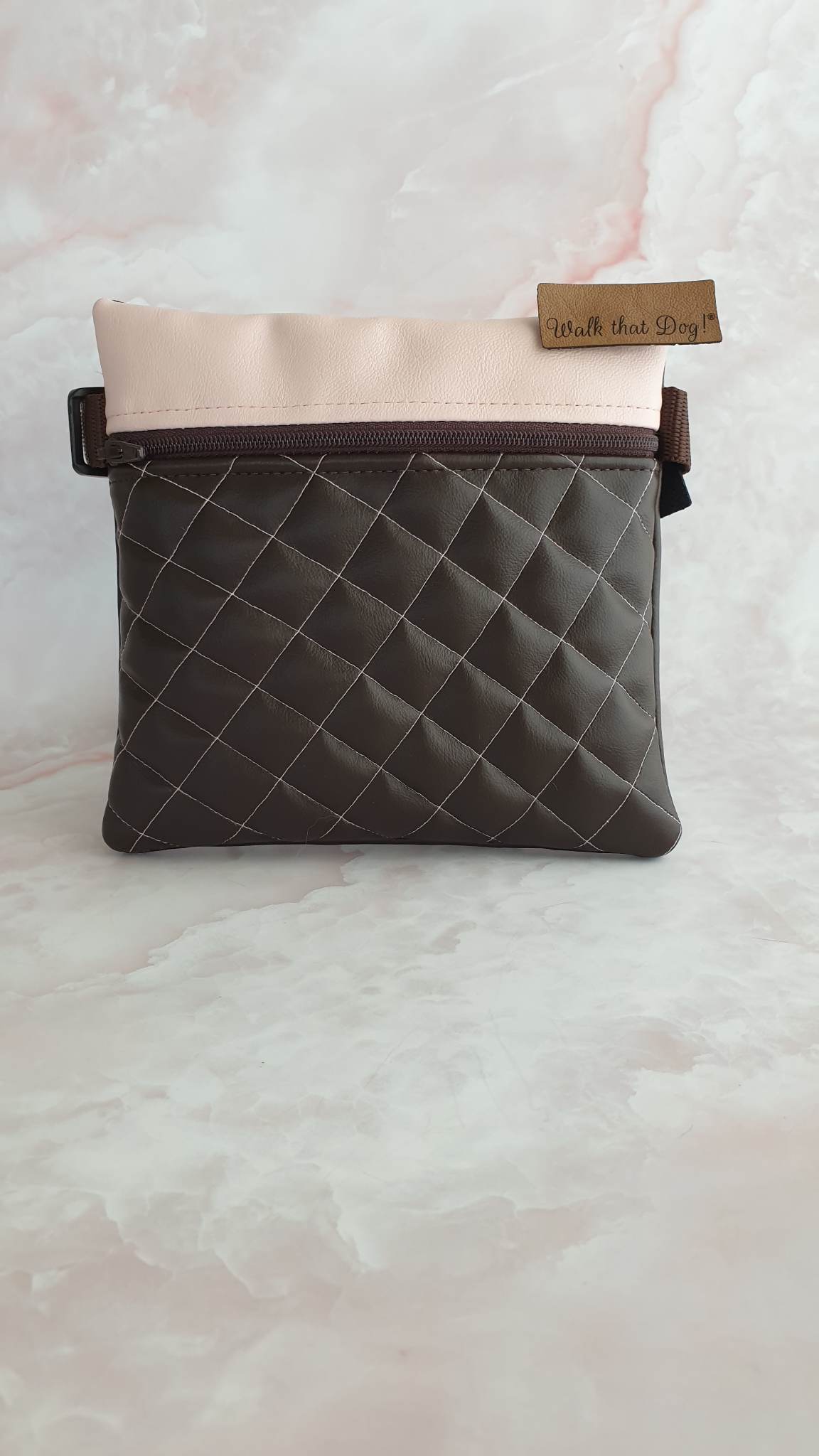 Showtas - bruin/roze doorgestikt