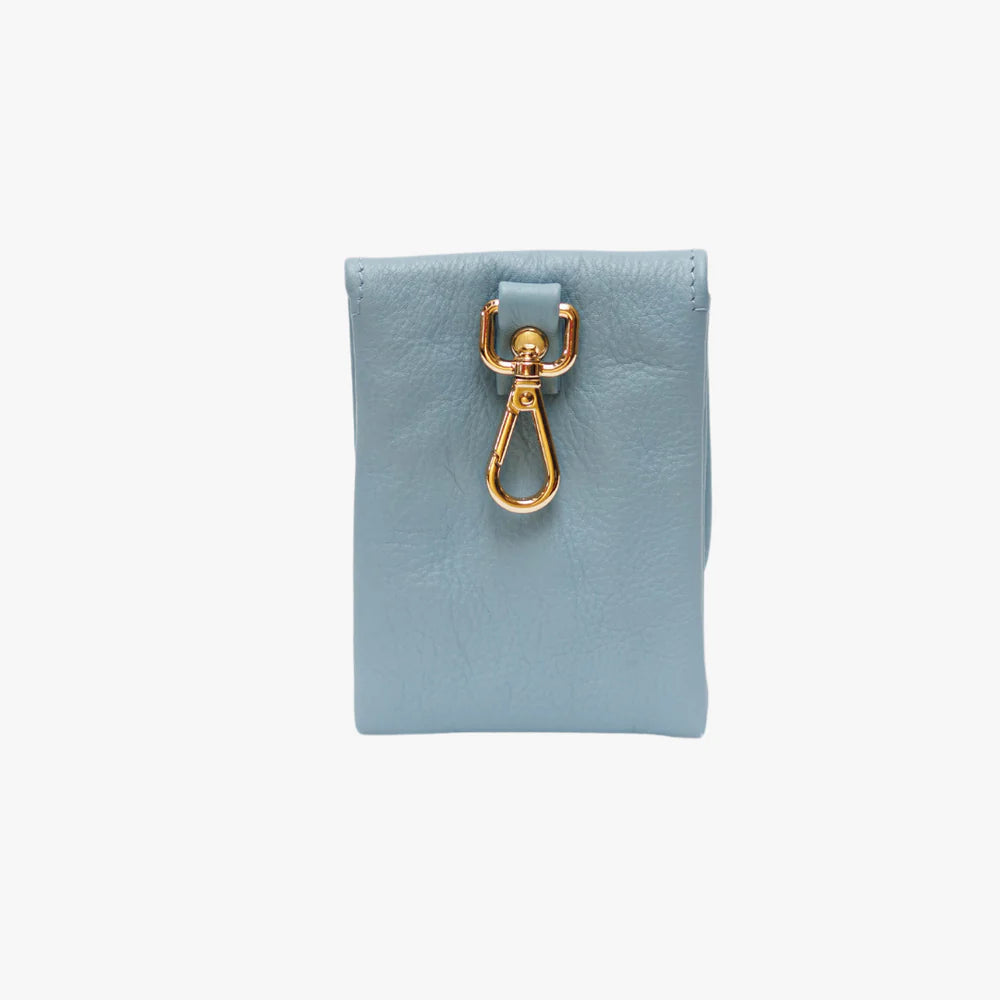 The Dog Musthaves Pooch leer | Stijlvolle Beloningstasje voor Hondenkoekjes en Poepzakjes - Blauw