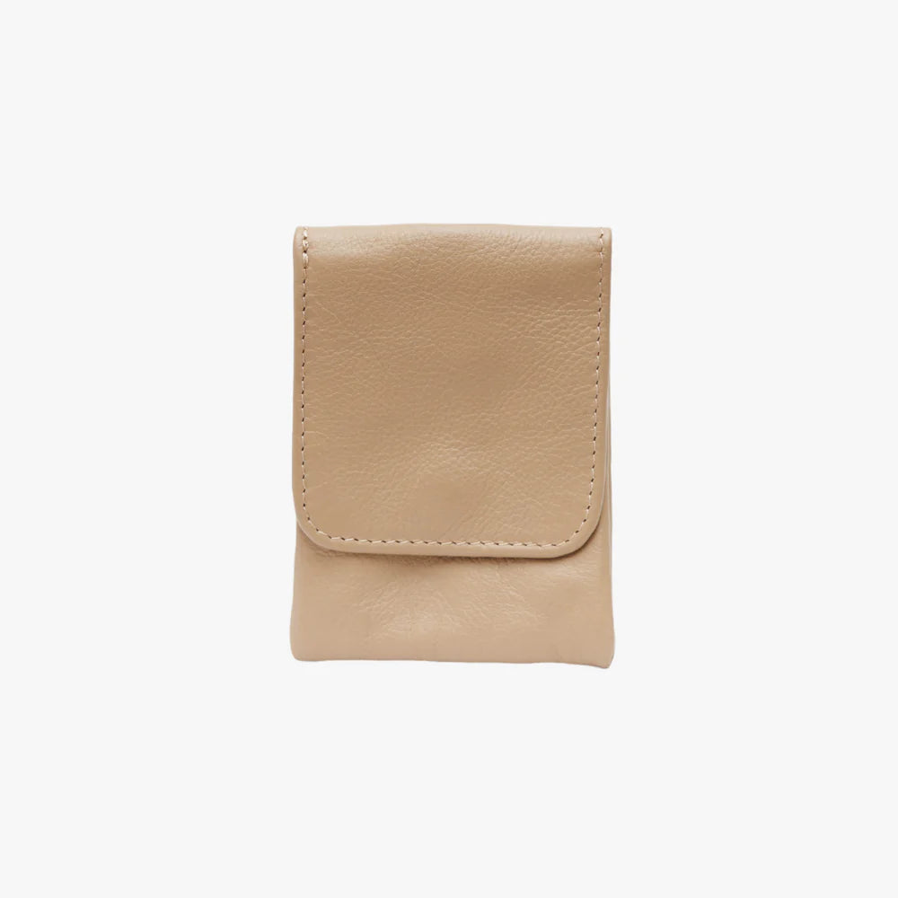 The Dog Musthaves Pooch leer | Stijlvolle Beloningstasje voor Hondenkoekjes en Poepzakjes - Taupe